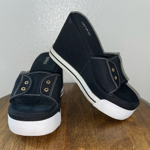 Anko Women Wedge Sandals in black and white Size 7.5 used once - Picture 3 of 5
